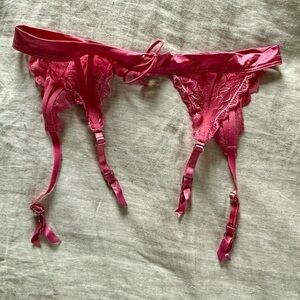 VS Pink Lace Garter Belt M/L 🎀